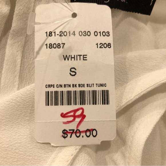 Gilbert white tunic. Use as a top or bathing suit wrap. Size small. - Picture 8 of 10